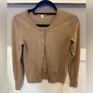 Banana Republic women's Tan Cardigan Sweater
Size XS